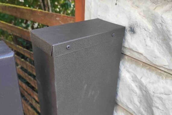 Skardinė kepurėlė apsaugai nuo lietaus