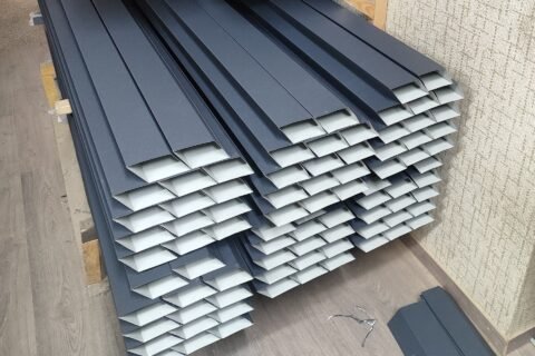 Lygi skarda skardinėms tvoroms - rombo tvoros lankstiniai