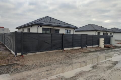 Žaliuzinės tvoros kaina 2026-aisiais